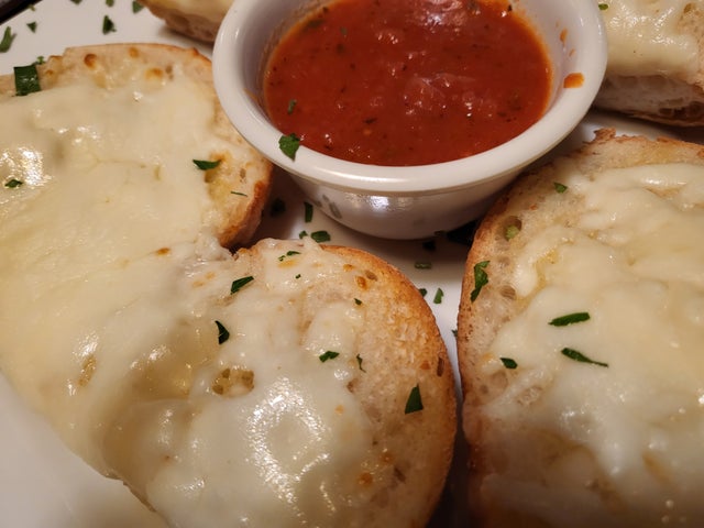 Cheese Bread with Sauce