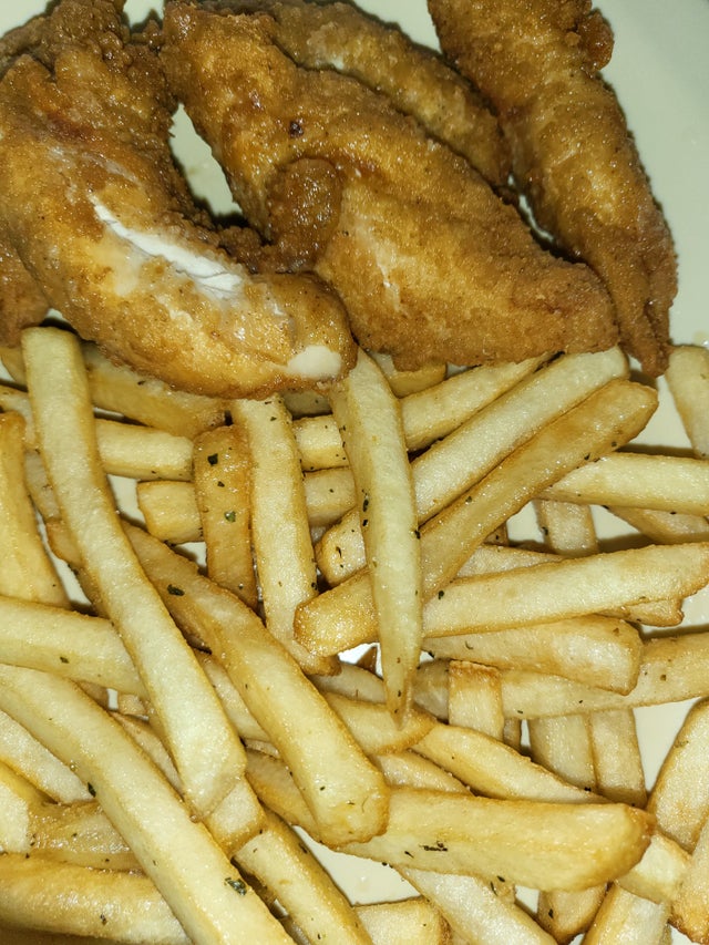 5 Chicken tenders with Fries